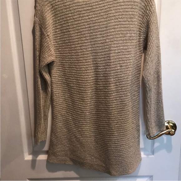 Sweater with rhinestone detail in shoulders - Picture 7 of 7